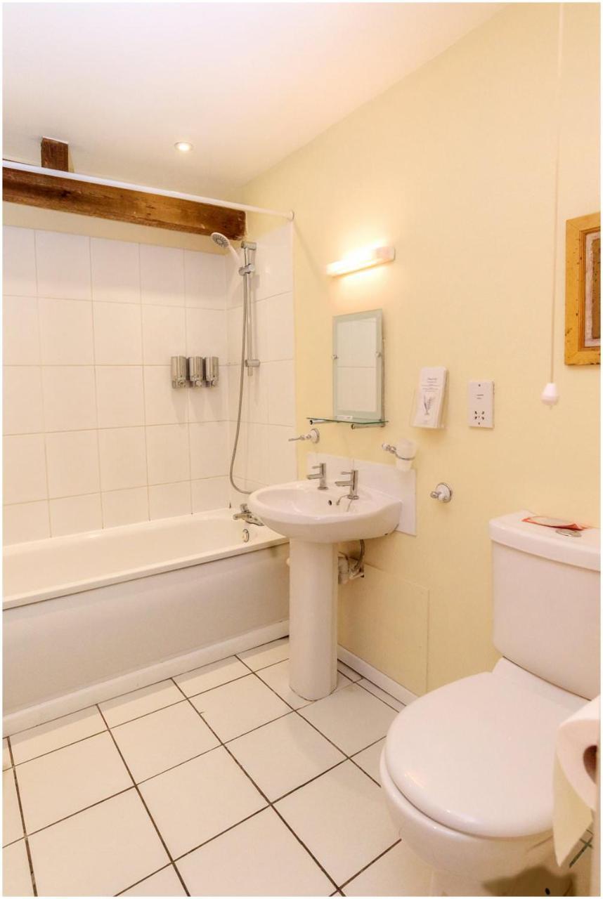 Kingfisher Barn Bed & Breakfast Абингдон Экстерьер фото